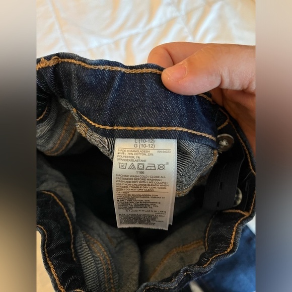 Old Navy Skinny Jeans - Picture 3 of 3